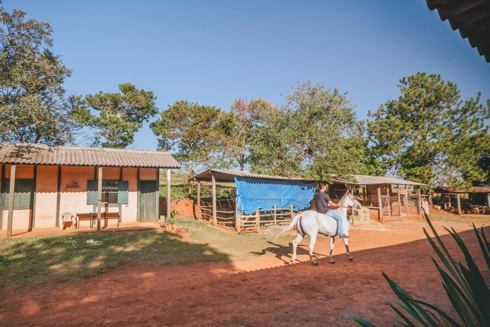 Hotel Fazenda Reviver Araçoiaba da Serra Buitenkant foto